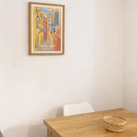 Appartement Deluxe Studio, Charmant&renove, Au Coeur De La Ville, Centre